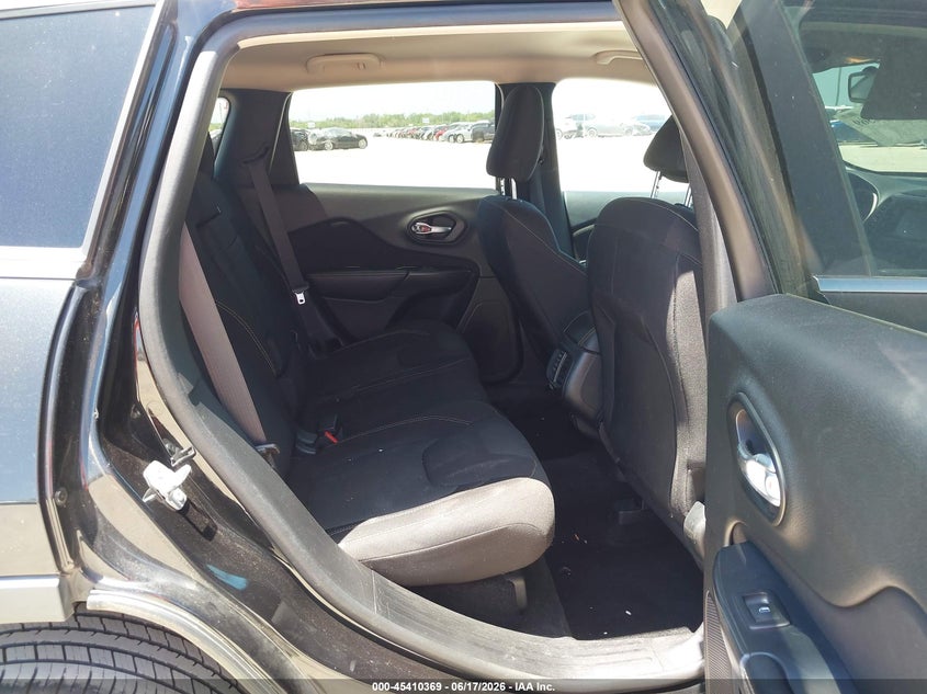 2015 JEEP CHEROKEE auction photo 8