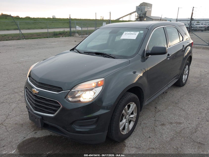 2017 CHEVROLET EQUINOX auction photo 2