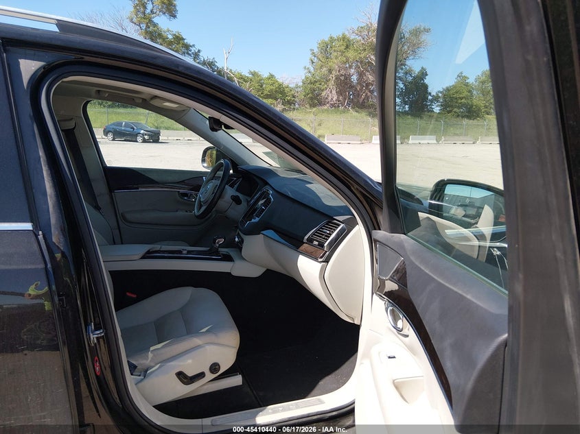 2016 VOLVO XC90 auction photo 5