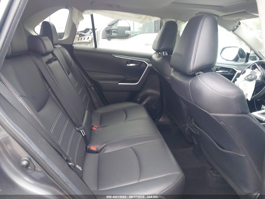 VIN 2T3C1RFV3LC034677 2020 TOYOTA RAV4 XLE PREMIUM