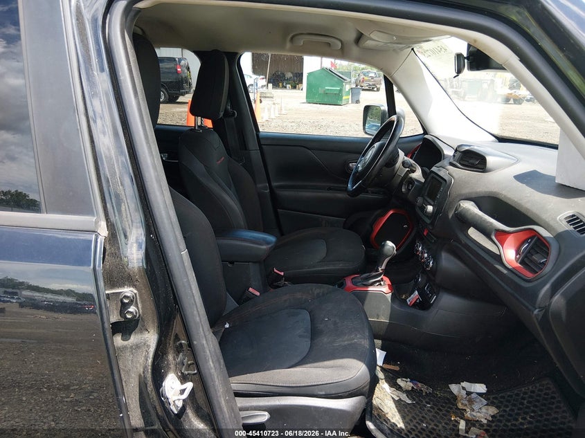 2017 JEEP RENEGADE auction photo 5