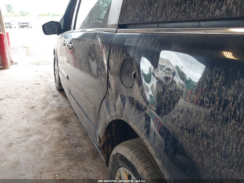 2014 CHRYSLER TOWN & COUNTRY auction photo 6
