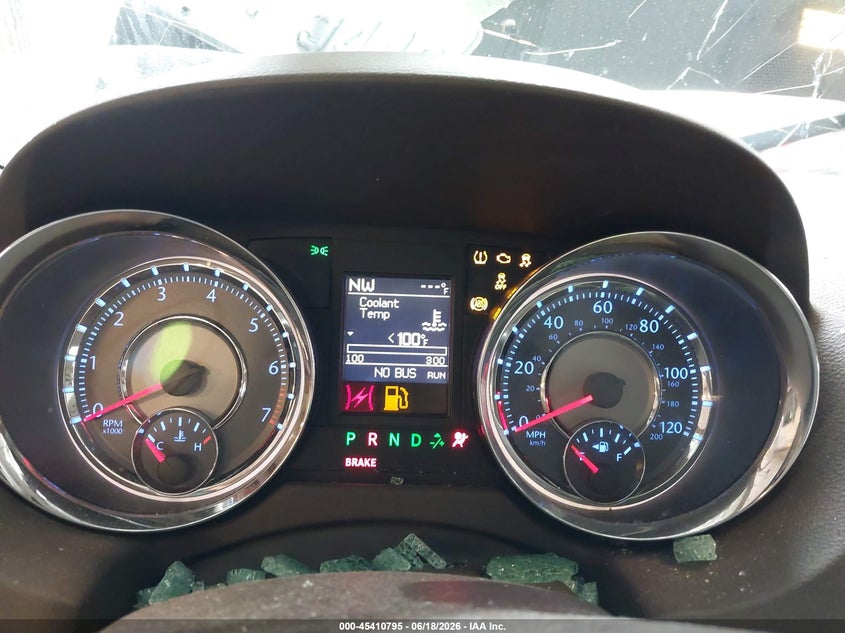 2014 CHRYSLER TOWN & COUNTRY auction photo 7