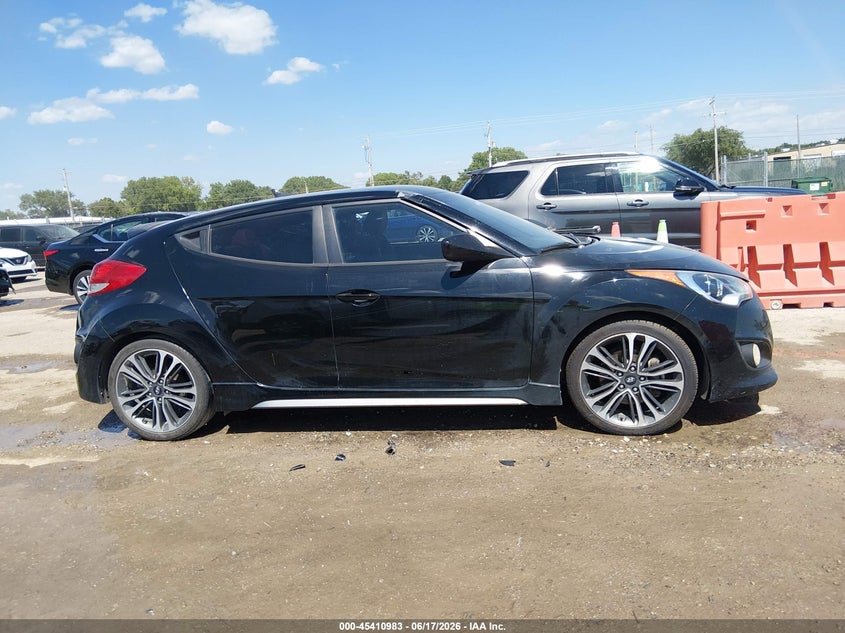 2016 Hyundai Veloster Turbo R-Spec VIN: KMHTC6AE9GU252717 Lot: 45410983