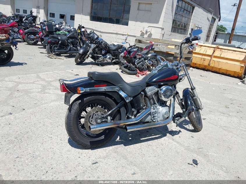 HARLEY-DAVIDSON FXSTI 2005