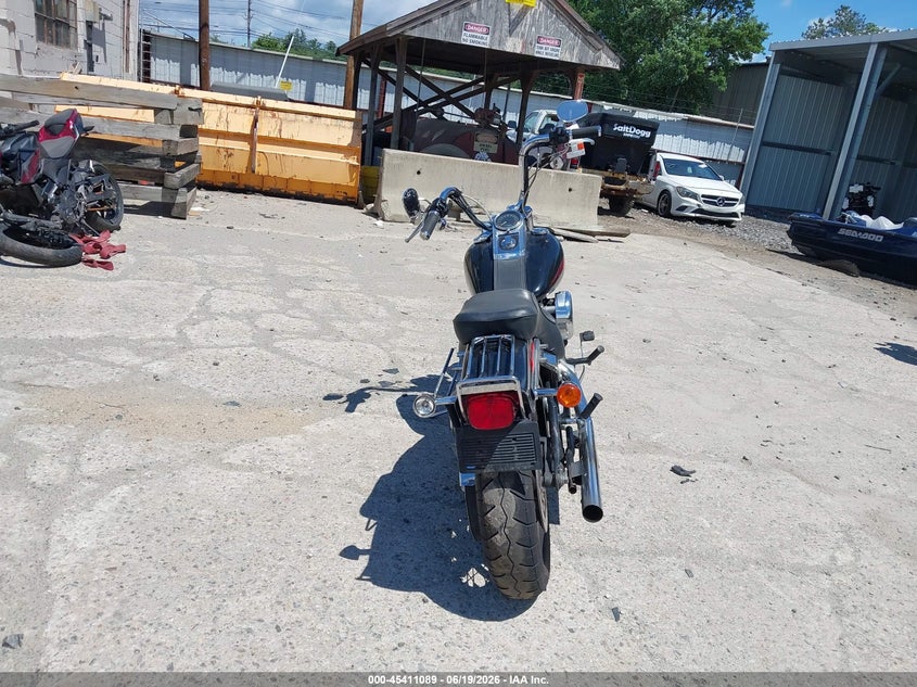 HARLEY-DAVIDSON FXSTI 2005
