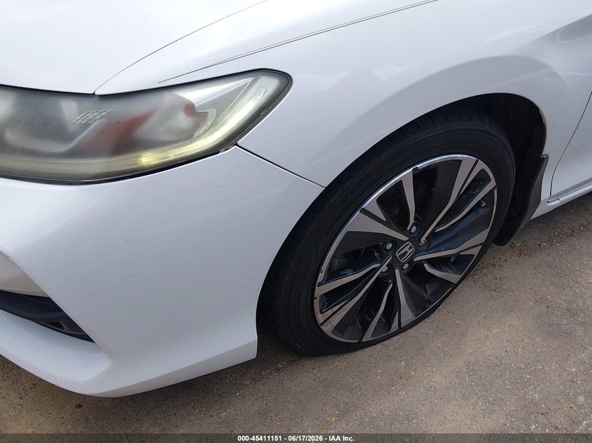 2017 HONDA ACCORD auction photo 6