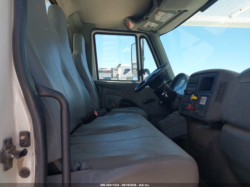 2006 INTERNATIONAL 4000 auction photo 8