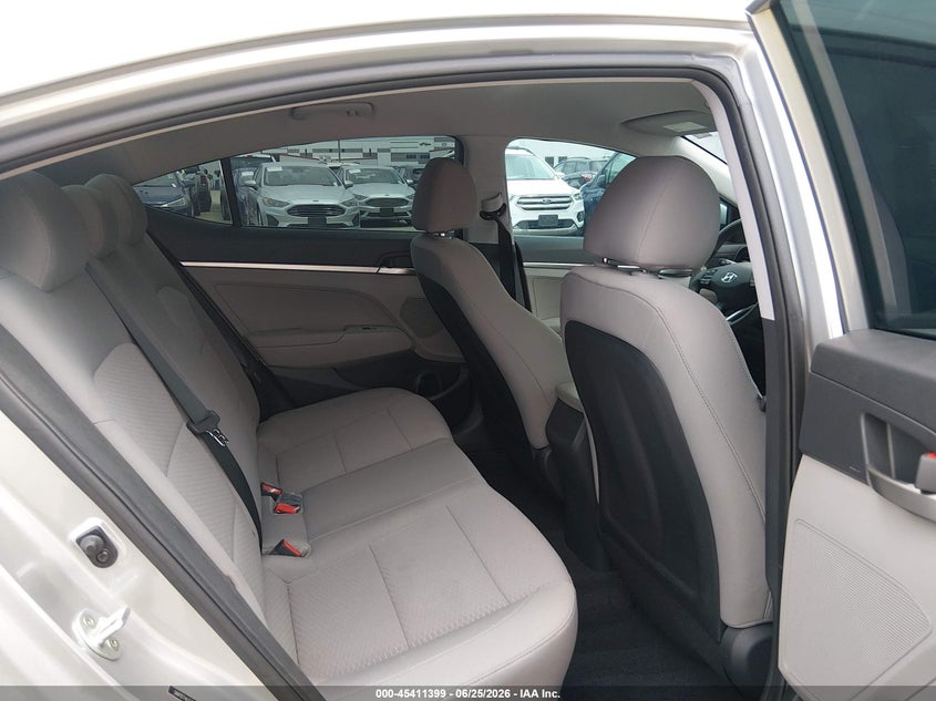 2020 HYUNDAI ELANTRA auction photo 8