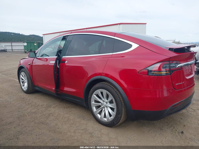2017 Tesla Model X 100D/75D/90D VIN: 5YJXCBE21HF050270 Lot: 45411412