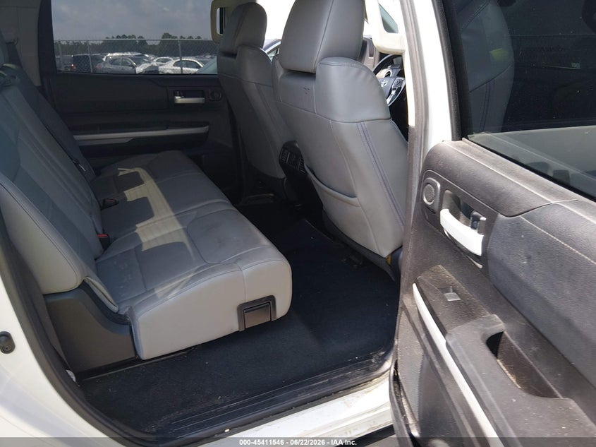TOYOTA TUNDRA - zdjęcie 8