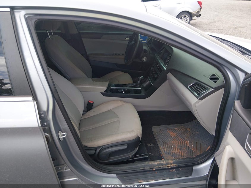 VIN 5NPE24AF5HH560735 2017 HYUNDAI SONATA