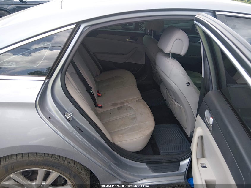 VIN 5NPE24AF5HH560735 2017 HYUNDAI SONATA