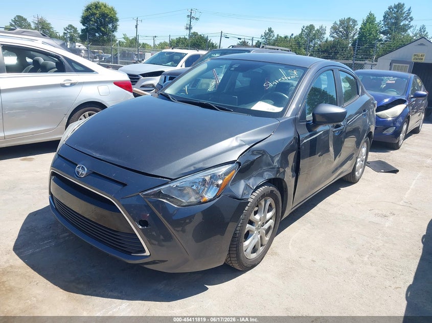 Vin: 3mydlbzv4gy143182, lot: 45909842, scion ia 20162