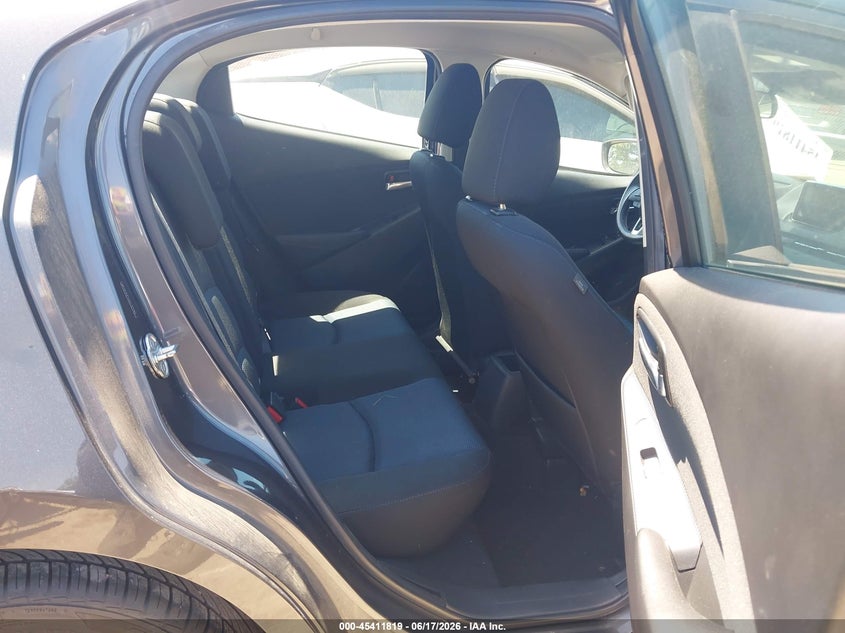 2016 SCION IA auction photo 8