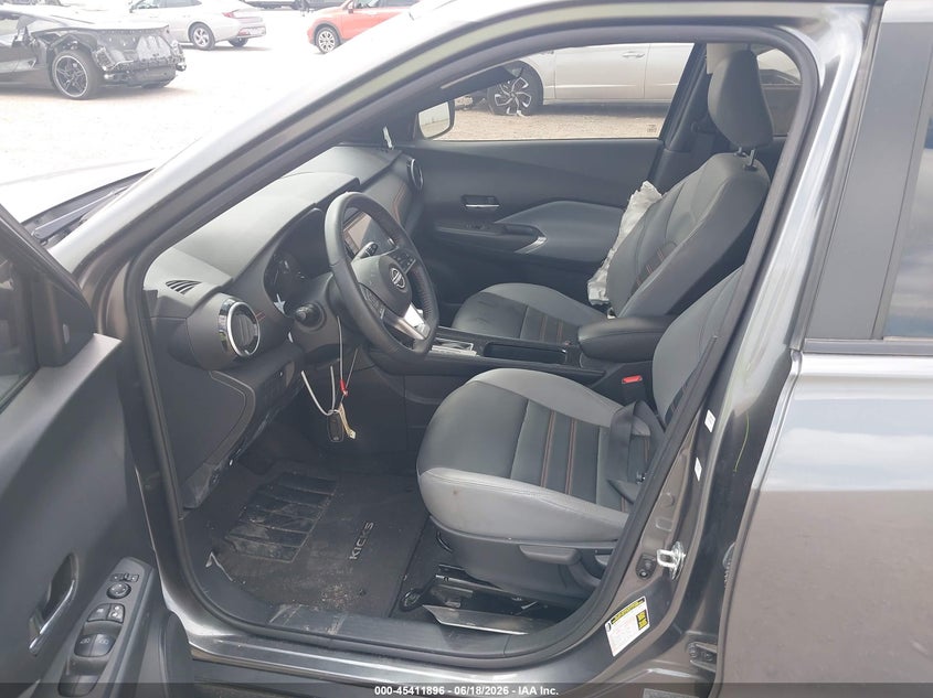 2023 NISSAN KICKS auction photo 5