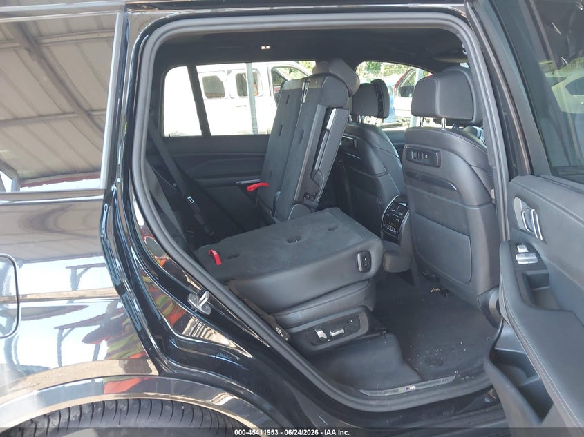 2022 BMW X7 auction photo 8