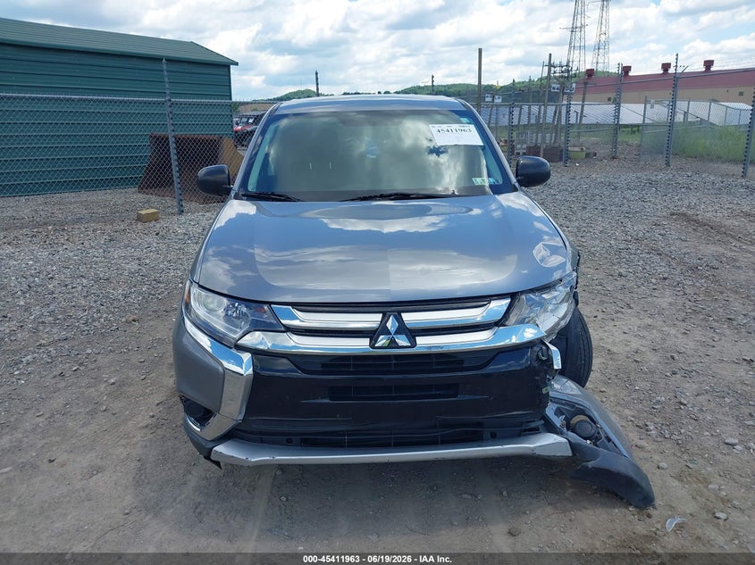 2018 Mitsubishi Outlander Es/Le/Se/Sel VIN: JA4AZ3A32JZ071180 Lot: 45411963