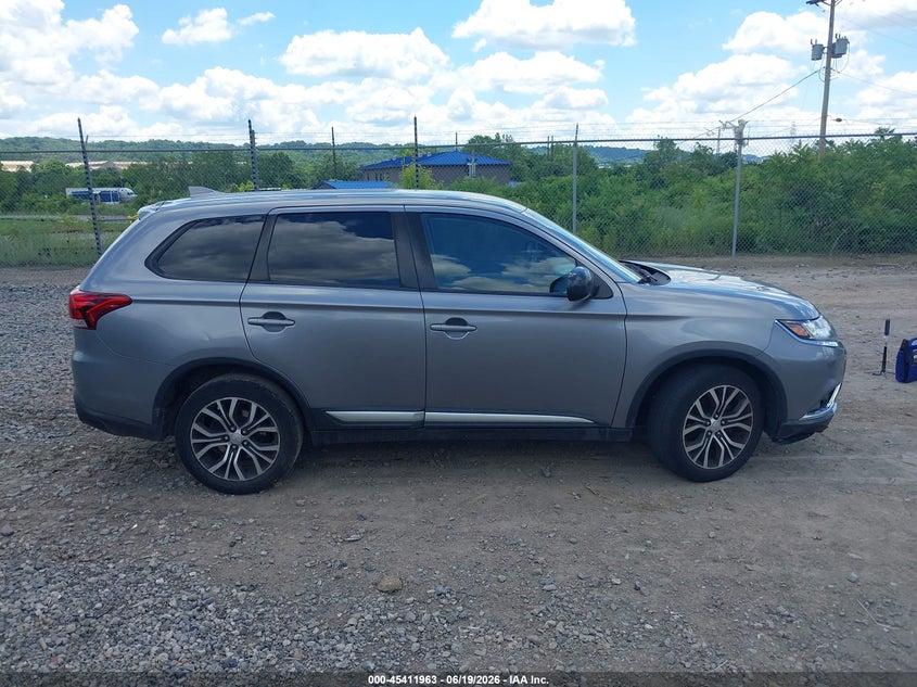 2018 Mitsubishi Outlander Es/Le/Se/Sel VIN: JA4AZ3A32JZ071180 Lot: 45411963