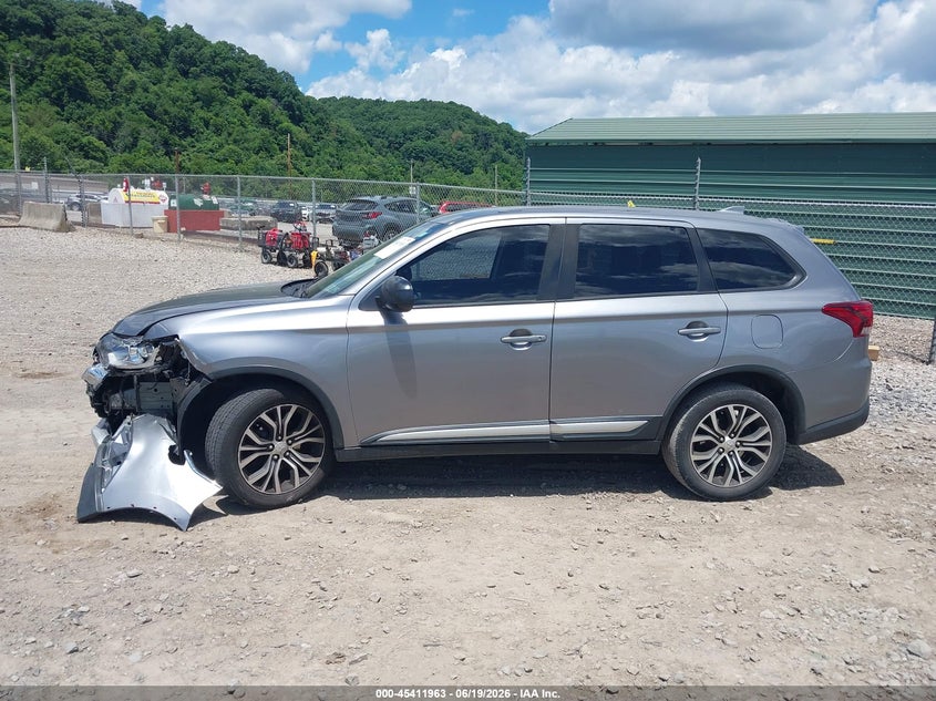 2018 Mitsubishi Outlander Es/Le/Se/Sel VIN: JA4AZ3A32JZ071180 Lot: 45411963
