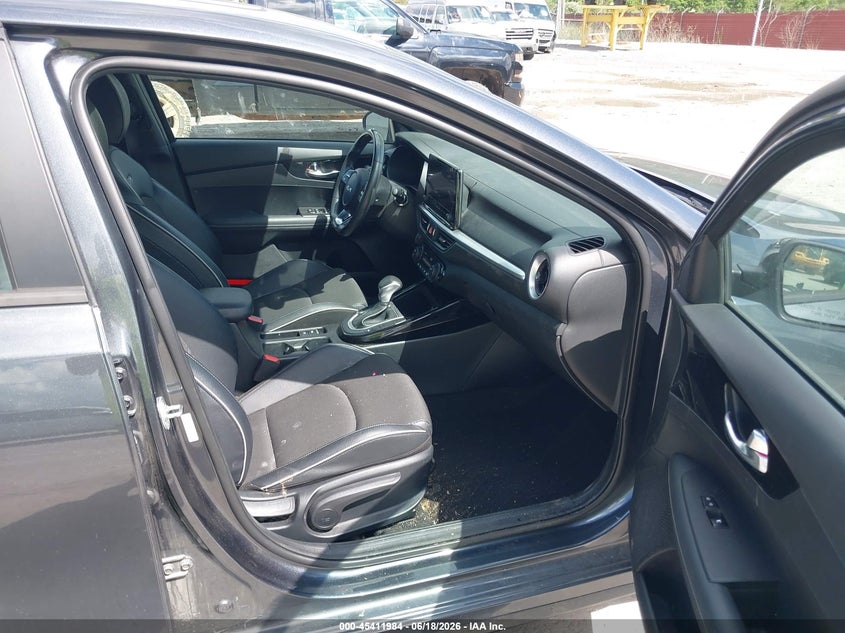 2024 KIA FORTE auction photo 5