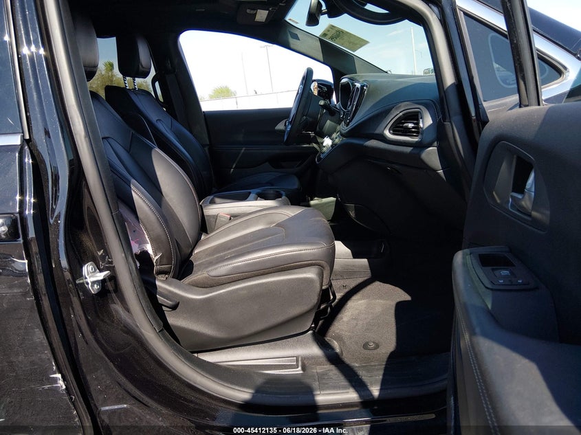 2025 CHRYSLER PACIFICA auction photo 5