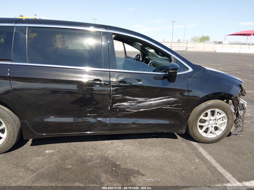 2025 CHRYSLER PACIFICA auction photo 6