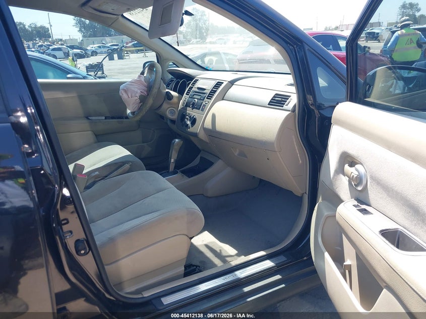 AtlanticExpress - Nissan Versa