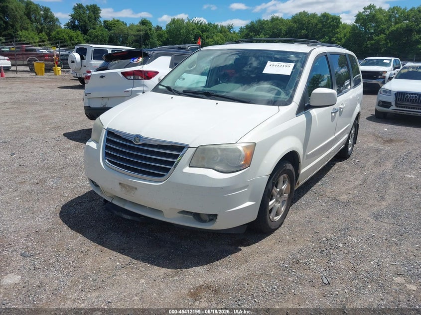 2008 CHRYSLER TOWN & COUNTRY auction photo 2