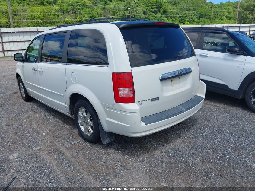 2008 CHRYSLER TOWN & COUNTRY auction photo 3