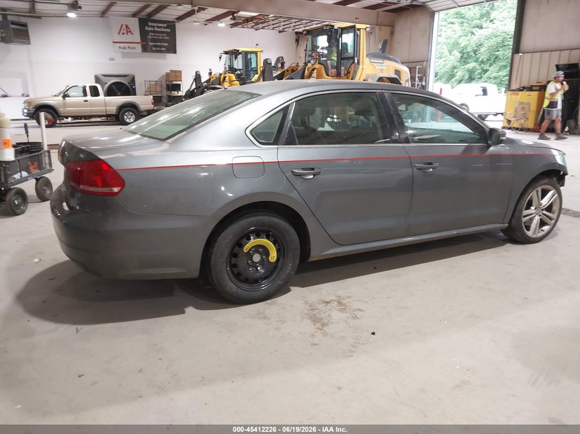 2014 VOLKSWAGEN PASSAT auction photo 4