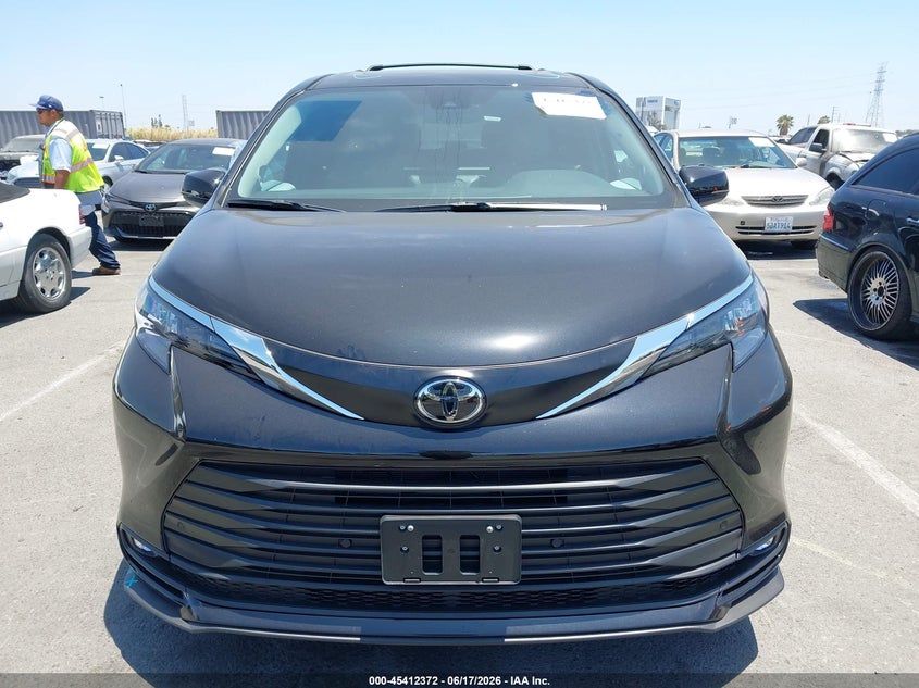 AtlanticExpress - Toyota Sienna