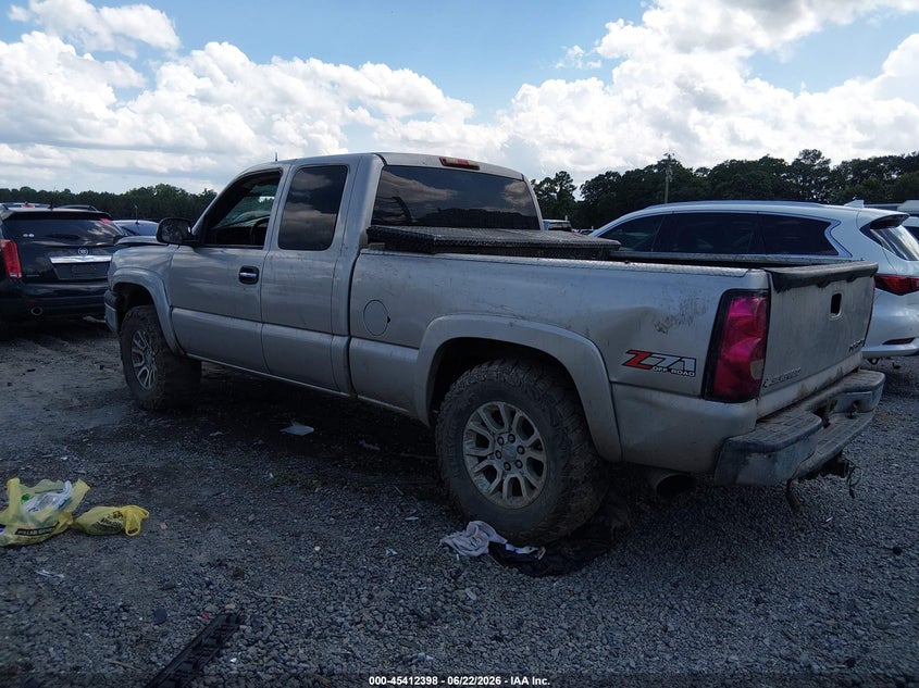 2004 CHEVROLET SILVERADO 1500 auction photo 3