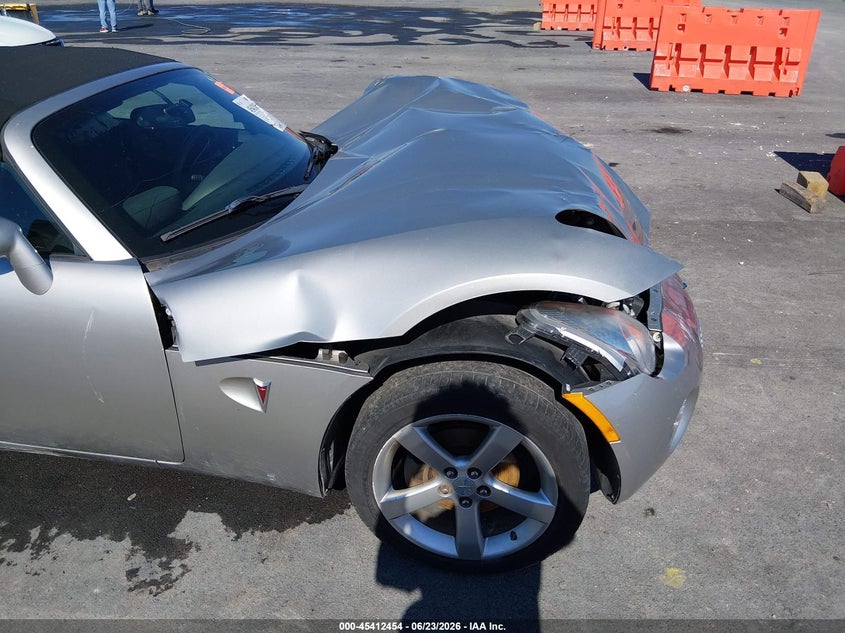 2008 Pontiac Solstice VIN: 1G2MB35B98Y100560 Lot: 45412454