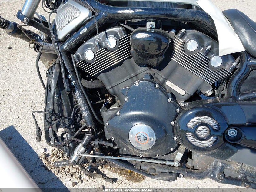 2011 Harley-Davidson Vrscdx VIN: 1HD1HHH10BC800774 Lot: 45412578