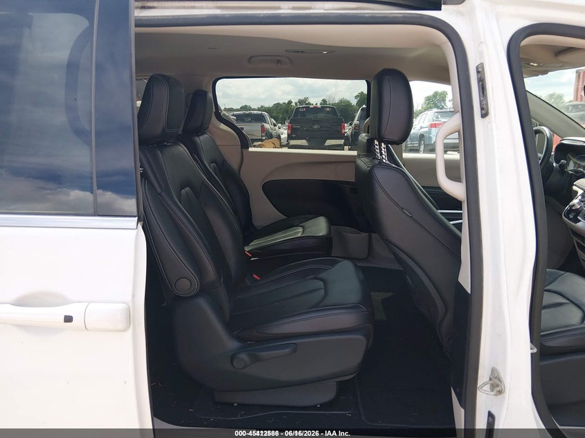 2023 CHRYSLER PACIFICA HYBRID auction photo 8