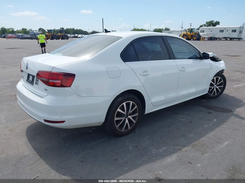 2017 VOLKSWAGEN JETTA auction photo 4