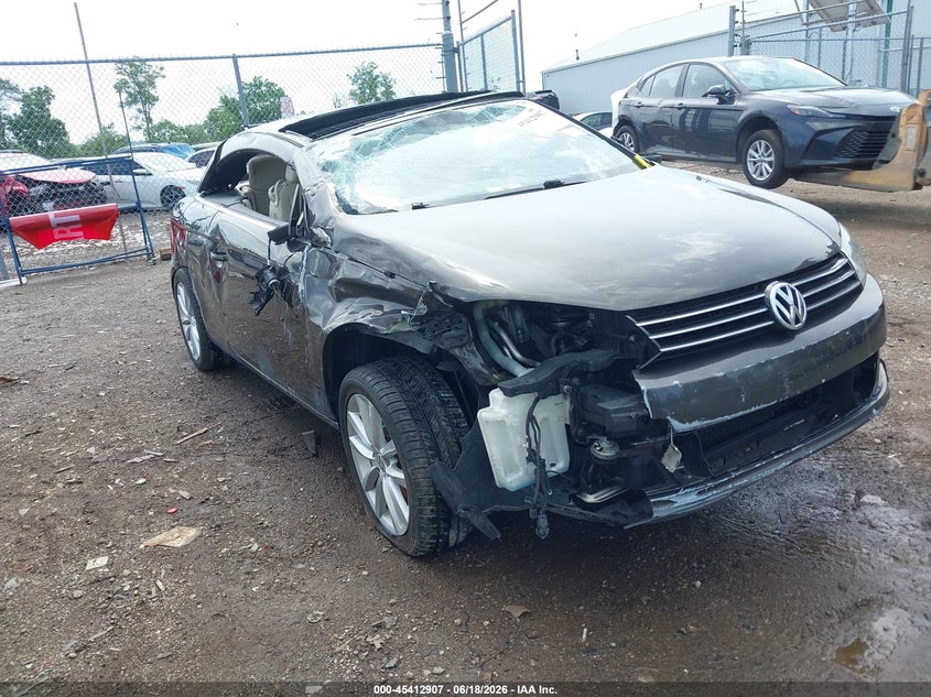 2016 Volkswagen Eos Komfort VIN: WVWBW8AHXGV000482 Lot: 45412907