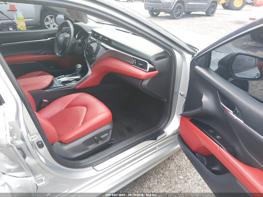 2018 TOYOTA CAMRY auction photo 5