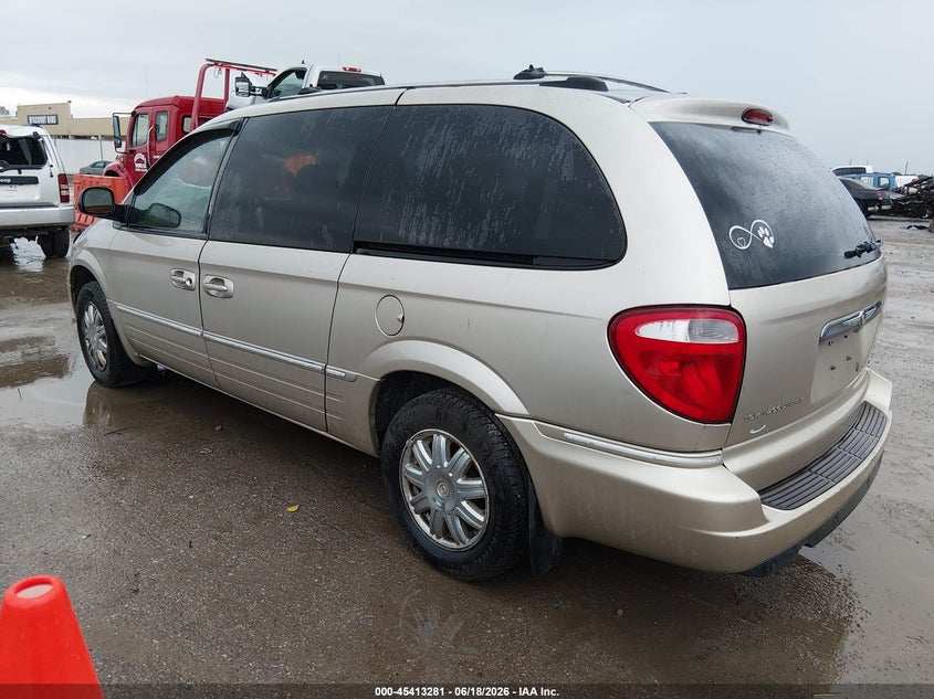 2005 CHRYSLER TOWN & COUNTRY auction photo 3