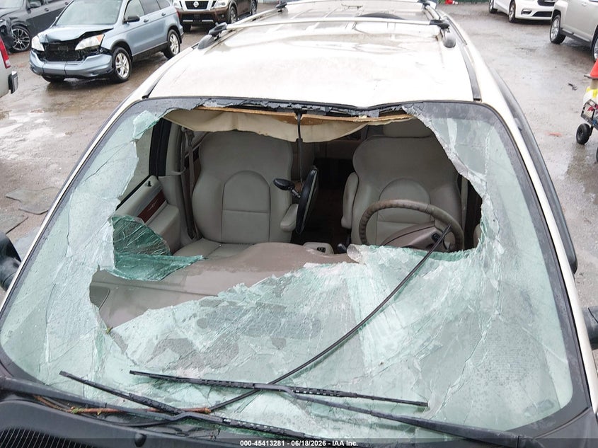 2005 CHRYSLER TOWN & COUNTRY auction photo 6