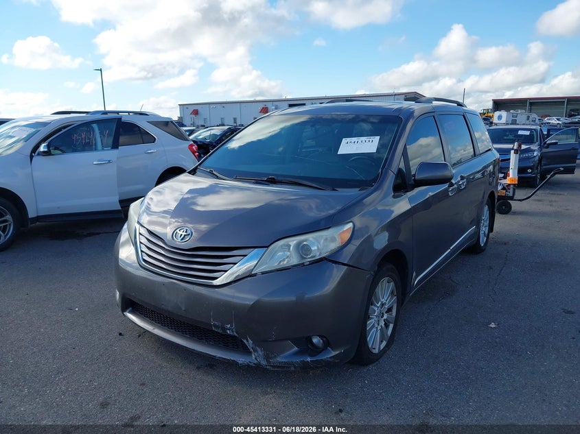 2017 TOYOTA SIENNA VAN 3.5L V-6 DI, DOHC, VVT, 296HP