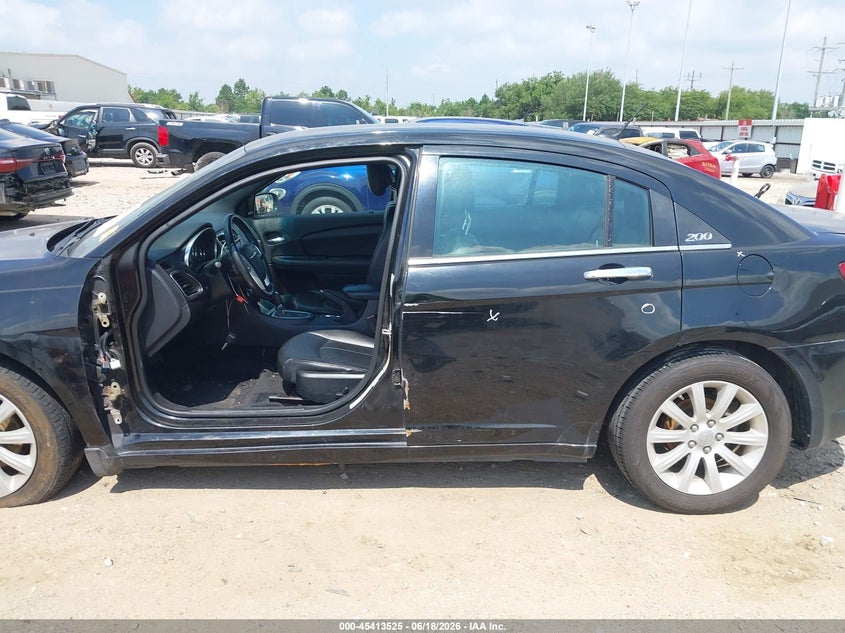 2014 Chrysler 200 Limited VIN: 1C3CCBCG1EN100261 Lot: 45413525