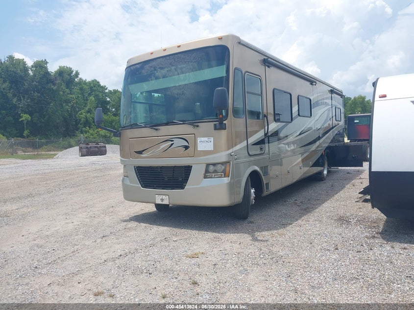2011 FORD F53 auction photo 2