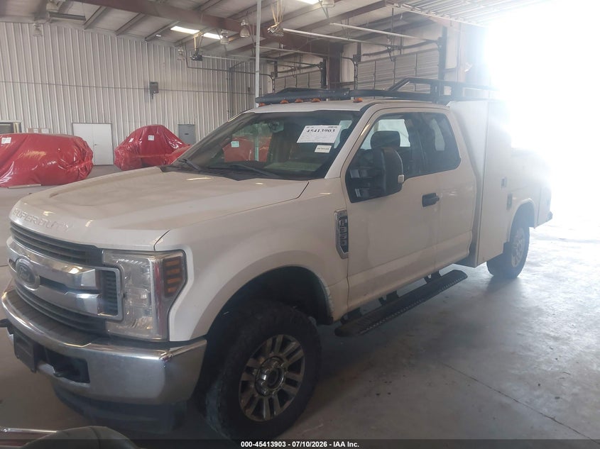 1FD7X3B60KED71173 2019 Ford F-350 Lariat/Xl/Xlt photo 1