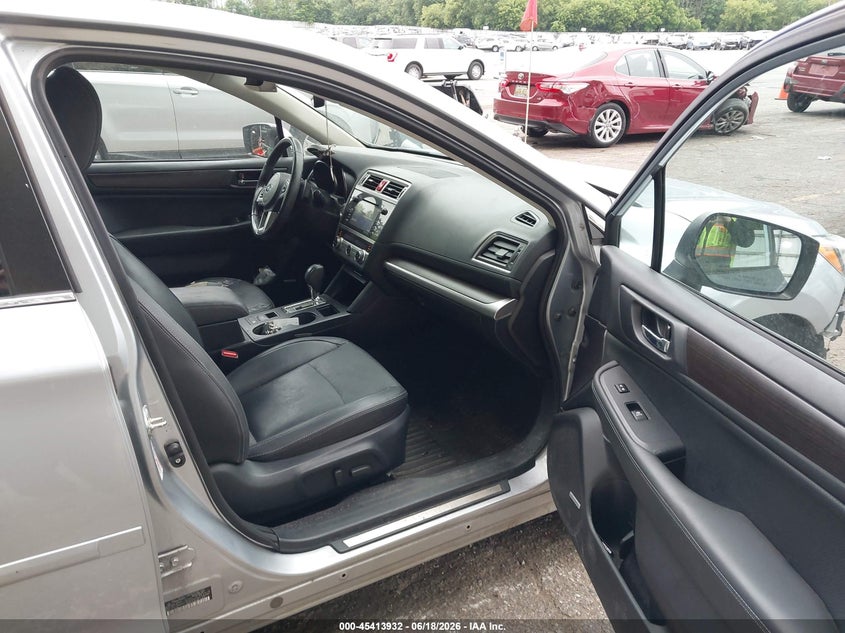 2017 SUBARU LEGACY auction photo 5