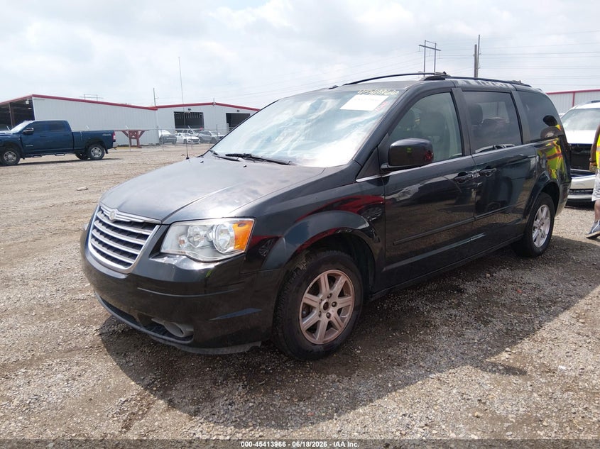 2008 CHRYSLER TOWN & COUNTRY auction photo 2