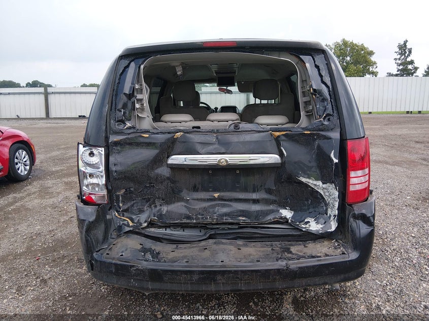 2008 CHRYSLER TOWN & COUNTRY auction photo 6