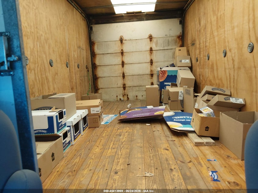 2011 FORD ECONOLINE COMMERCIAL CUTAWAY auction photo 6