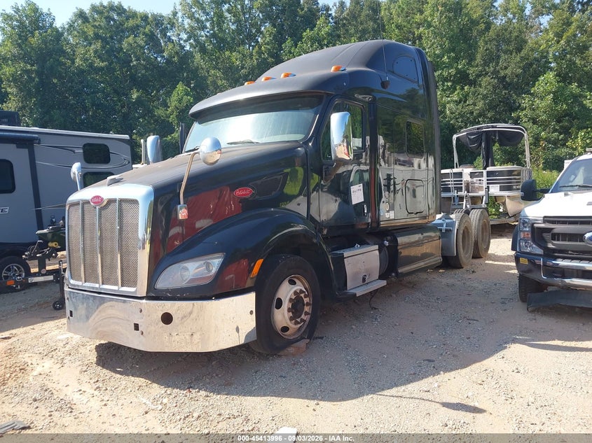 2012 PETERBILT 587 auction photo 2
